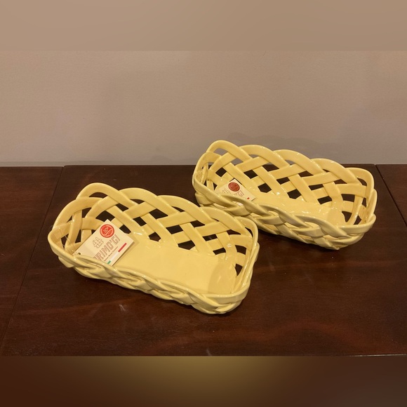 2 Fabulous Yellow Lattice Italian Ceramic Bowls Dishes - Picture 1 of 7